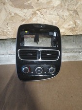 Mascherina Per Autoradio Con