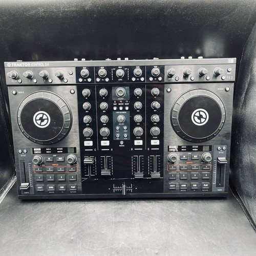 Native instruments traktor - instruments,