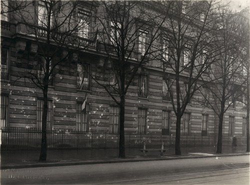 Edificio pubblico con impatti - edificio,