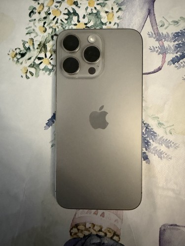 Apple iphone pro - 15,