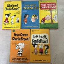 Lotto n.5 fumetti Peanuts Charlie Brown Charles M. Schulz