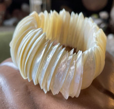 AMPIO BRACCIALE MADREPERLA -