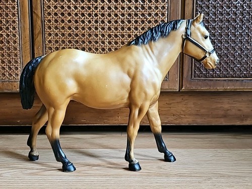 Breyer two bits buckskin - 98,