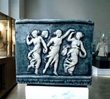 bassorilievo in terracotta