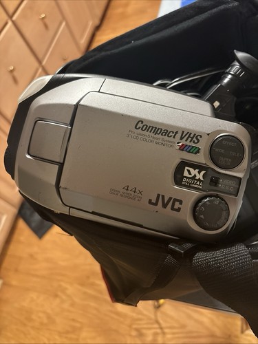 Jvc compact vhs with batteries - compact,