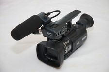 JVC GY-HM 100E 3CCD Pro HD SD