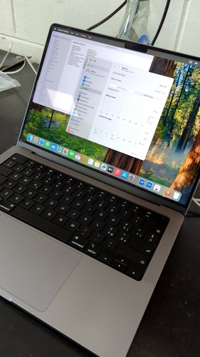 Macbook pro m1 - 14.2,