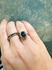 Anello a grappolo in oro