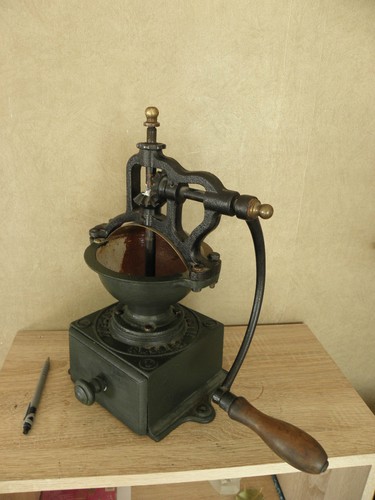 Macinacaffè antico peugeot