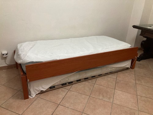 Letto singolo con - letto,