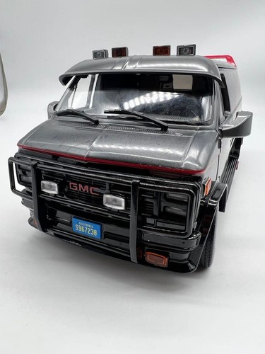 Squadra 1983 gmc - 1/18,