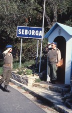 CGE6-686 SOLDIERS GUARD