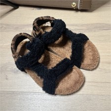 Sandali piatti donna Fendi