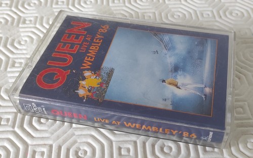 Queen live wembley - –,