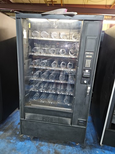 Distributore automatico snack