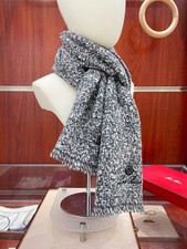 Sciarpa Loro Piana's nuova