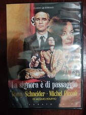 LA SIGNORA E DI PASSAGGIO COME