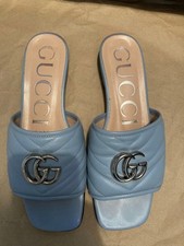 Rari sandali Gucci blu GG logo