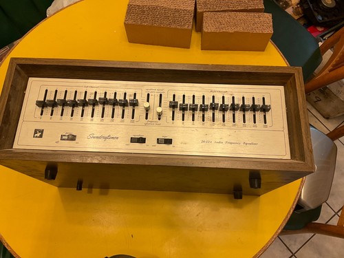 Equalizzatore stereo vintage