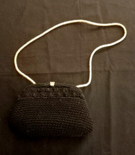 POCHETTE " MADE IN ITALY " UNCINETTO NERO TRACOLLA DORATA VINTAGE (s50)