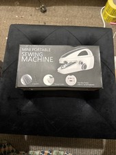 Macchina da cucire portatile