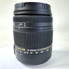 Sigma DC 18-250 mm f/3.5-6.3
