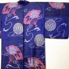 Kimono giapponese blu navy, viola Meisen, ventaglio Tamamushiori, palla,...