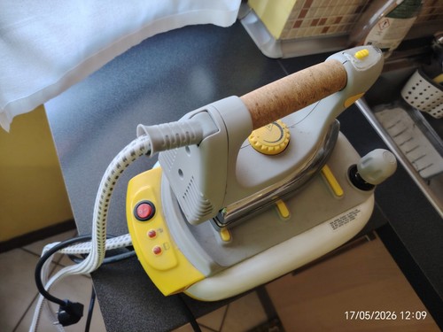 Ferro stiro con - da, caldaia
