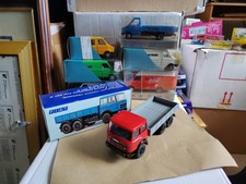 Boxed model vintage old - boxed,