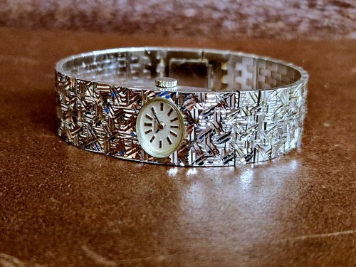 Orologio meccanico svizzero