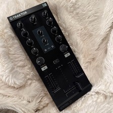 Native Instruments TRAKTOR CONTROL Z1 DJ Mixer Controller Interfaccia Audio
