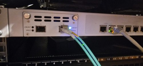Router firewall sophos 210 - xg,