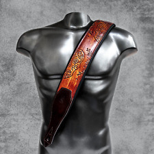 NEW ORLEANS SKULL | Tracolla per chitarra e basso imbottita in pelle marrone fatta a mano