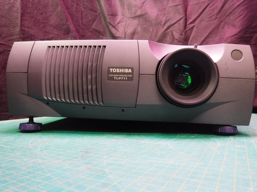 Toshiba tlp711u proiettore - toshiba,