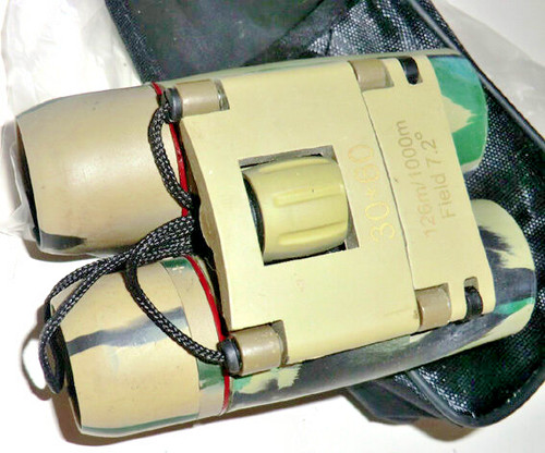Binocolo verde militare con - binocolo,