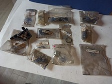 1 lot de pièces neuves