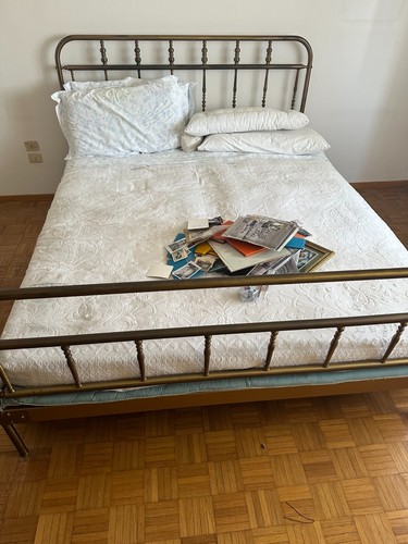 Letto matrimoniale - ,