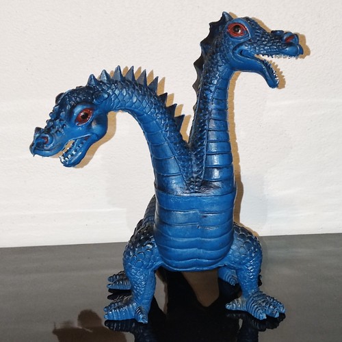 Grande drago due teste - due,