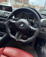 Volante inferiore piatto per