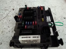 BOITIER FUSIBLES Peugeot 307