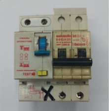 INTERRUTTORE DIFFERENZIALE MAGNEOTERMICO D813A/25 BTICINO