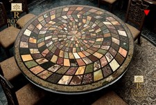 Mosaico in marmo multicolore