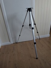 Meade ETX treppiede e bulloni di montaggio.