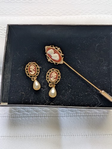 Set orecchini spilla - e, perno