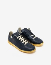 Nuove scarpe da ginnastica