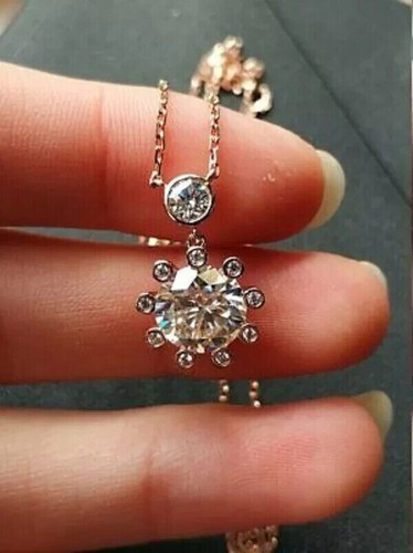 Ciondolo donna goccia diamante