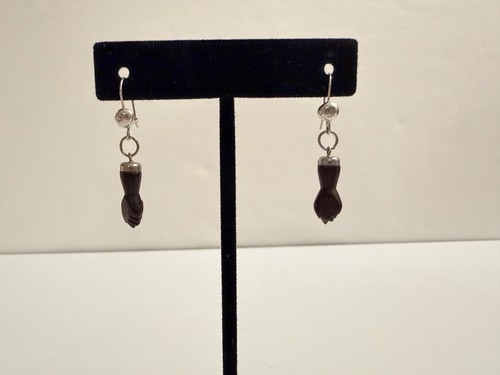 Orecchini pugno figa - , legno