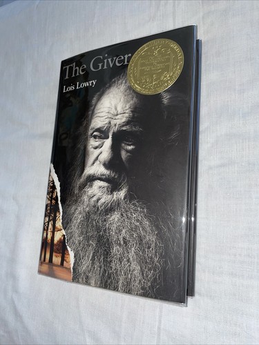 The giver lois lowry hc - the,