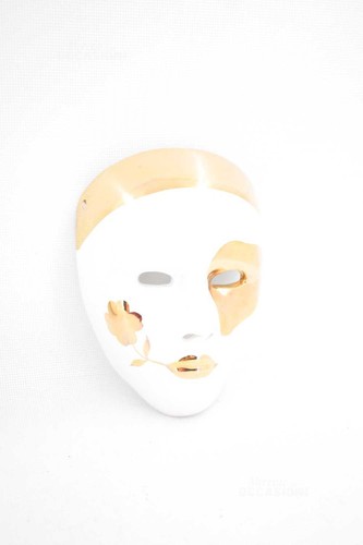 Maschera ceramica fatta a - fatta,
