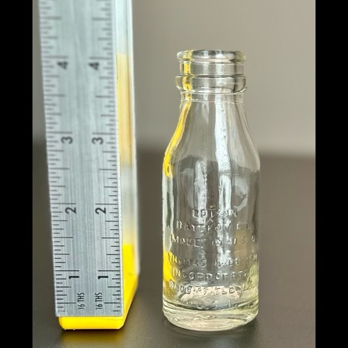 Bottiglia olio batteria - olio, a